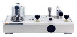 Fluke P3012-INH2O-P Gas Deadweight Tester with Pump, 400 inH<sub>2</sub>O-