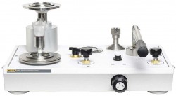 Fluke P3025-MPA Gas Deadweight Tester, 3.5mPa-